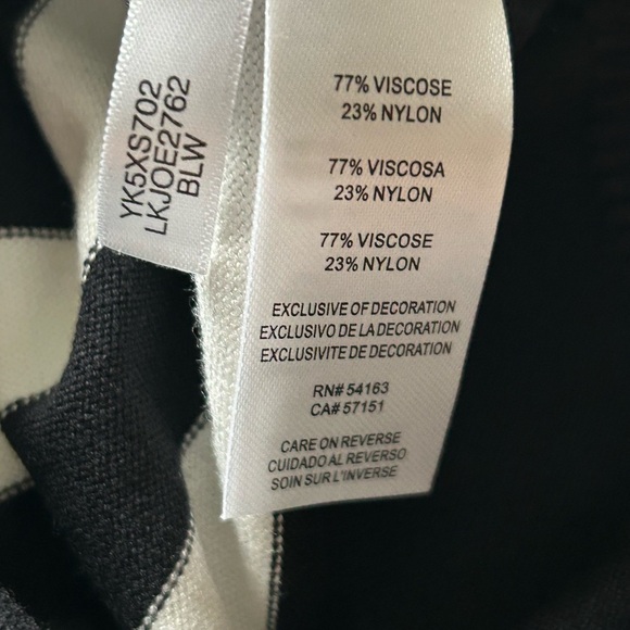 NWT Karl Lagerfeld Women’s Black and White Striped Crewneck Sweater Size XL - Picture 5 of 5